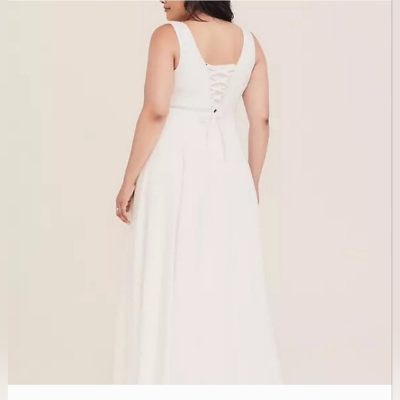 TORRID Special Occasion Ivory Jacquard Sweetheart Gown Size 16 - Picture 6 of 13
